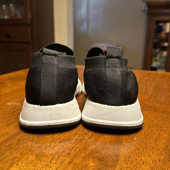 Women’s EC Tommy Bahama black athletic shoes. Size 8.5 - Picture 5 of 8